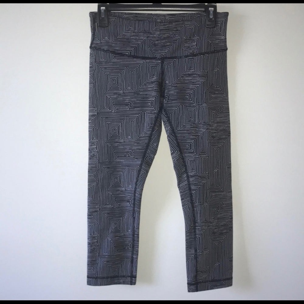Lululemon Black and White Cropped Leggings
